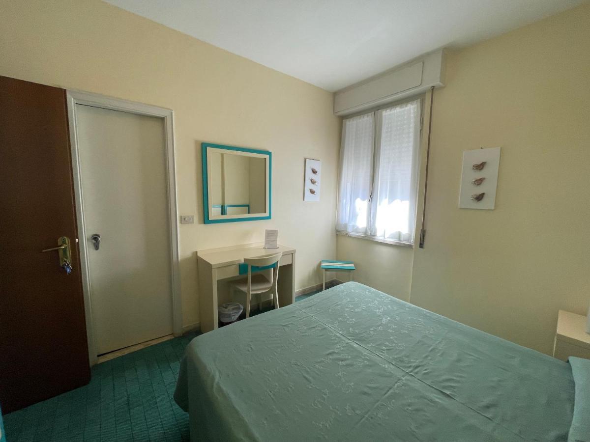 Hotel La Scogliera Cavi di Lavagna Exterior foto
