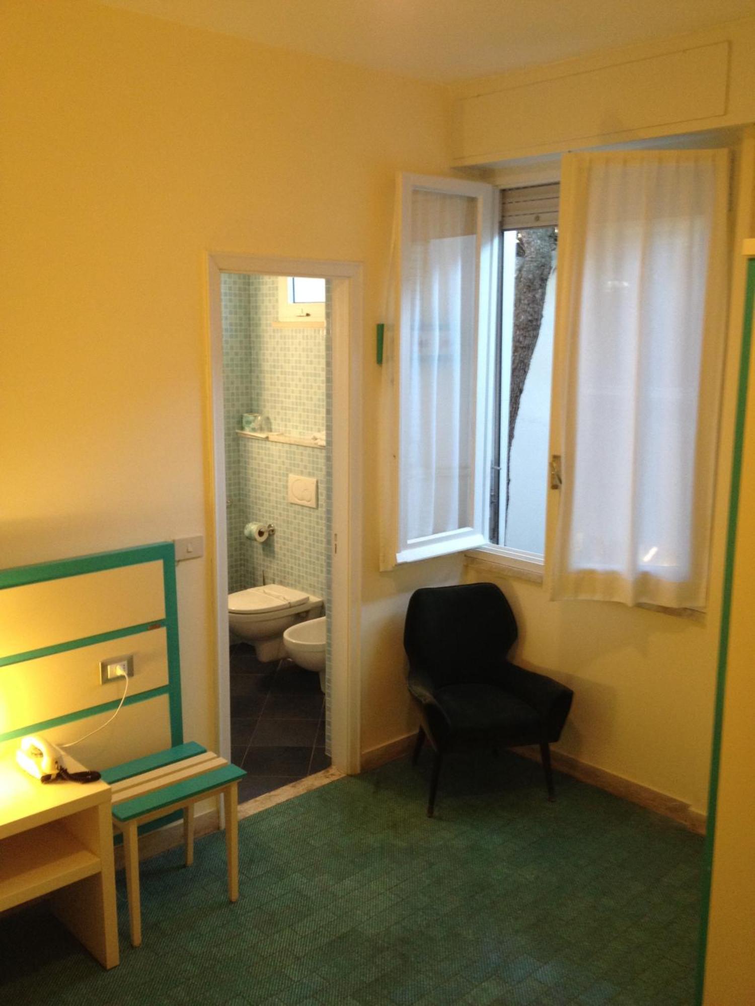 Hotel La Scogliera Cavi di Lavagna Zimmer foto